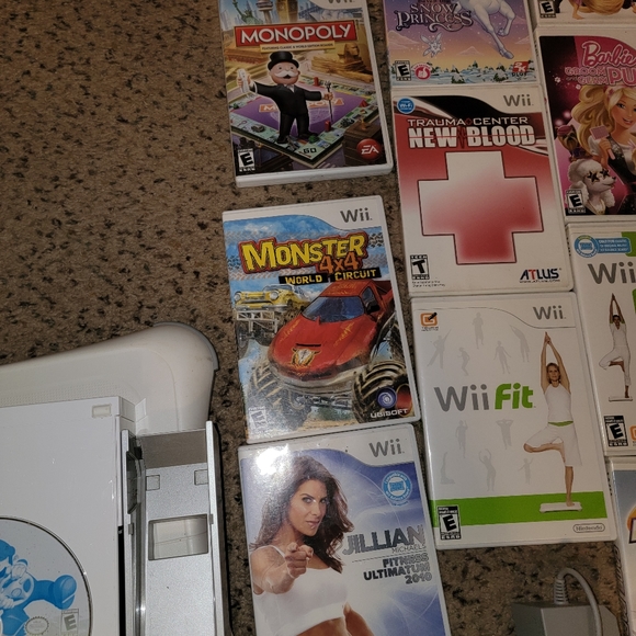 Wii - Picture 5 of 6